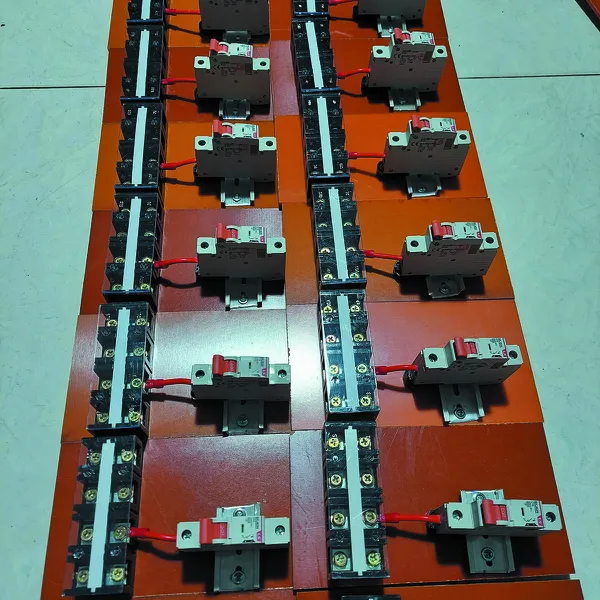 Bảng điện cữa cột