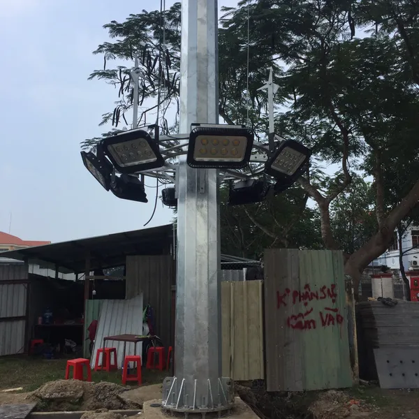 Trụ Đa Giác Giàn Đèn Nâng Hạ