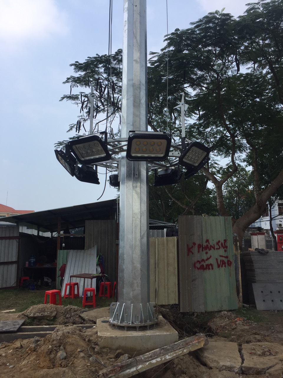 trụ đèn nâng hạ trụ đèn nâng hạ