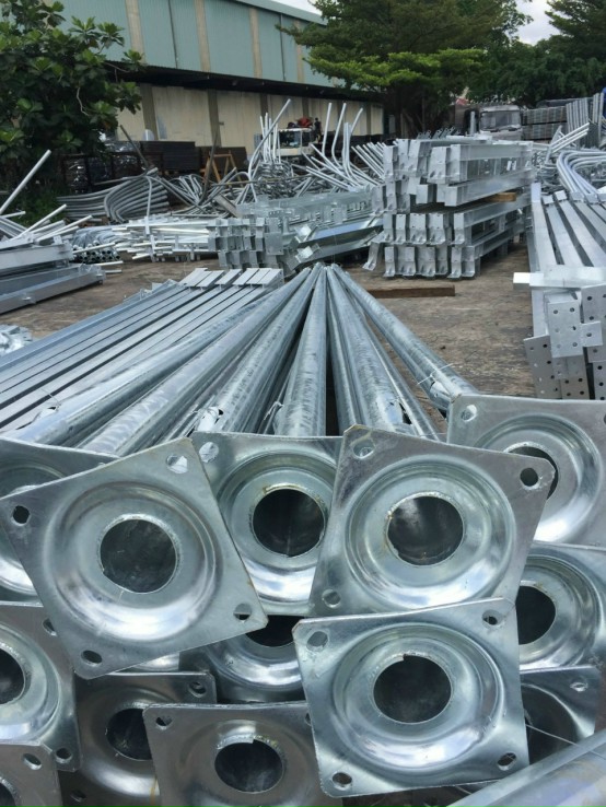 trụ đèn chiếu sáng