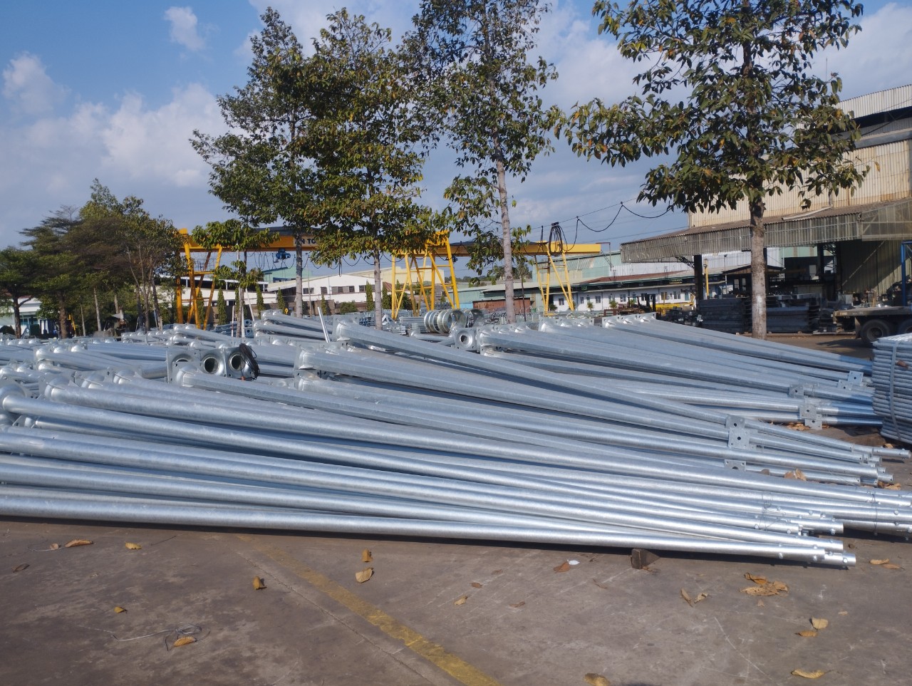 trụ đèn chiếu sáng