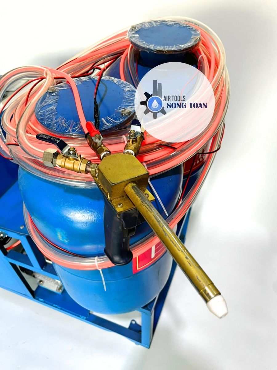 Máy phun foam mini cách âm cách nhiệt