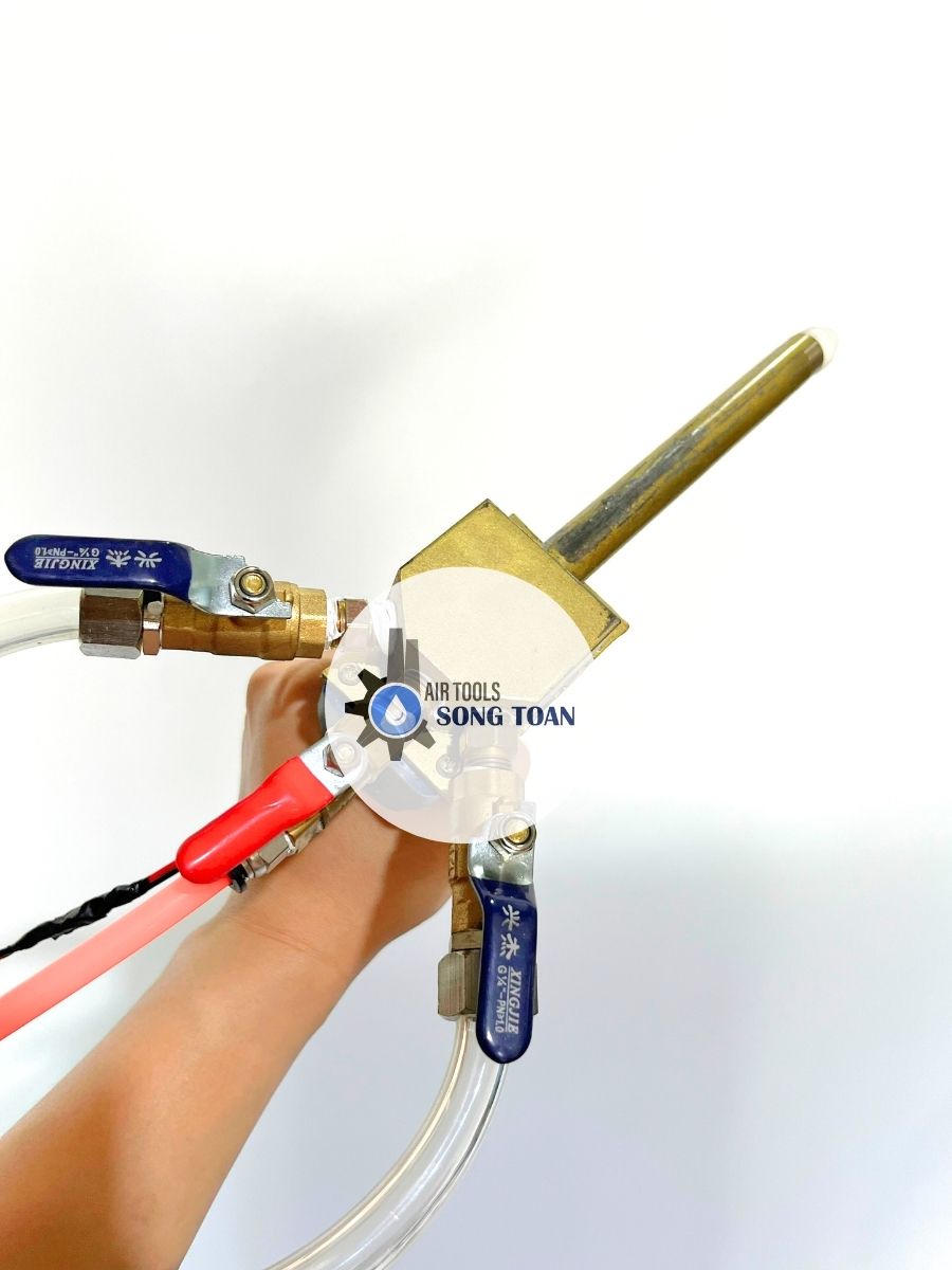 Máy phun foam mini cách âm cách nhiệt