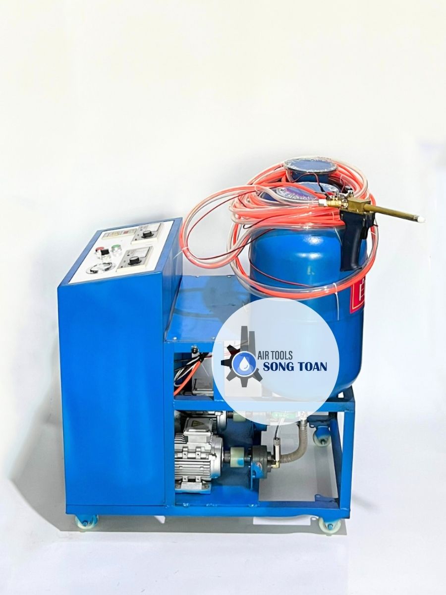 Máy phun foam mini cách âm cách nhiệt