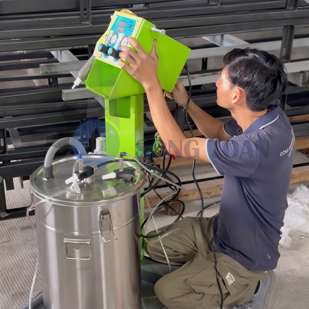 BÀN GIAO TRỌN GÓI LÒ SẤY VÀ MÁY PHUN SƠN TĨNH ĐIỆN BỘT E300