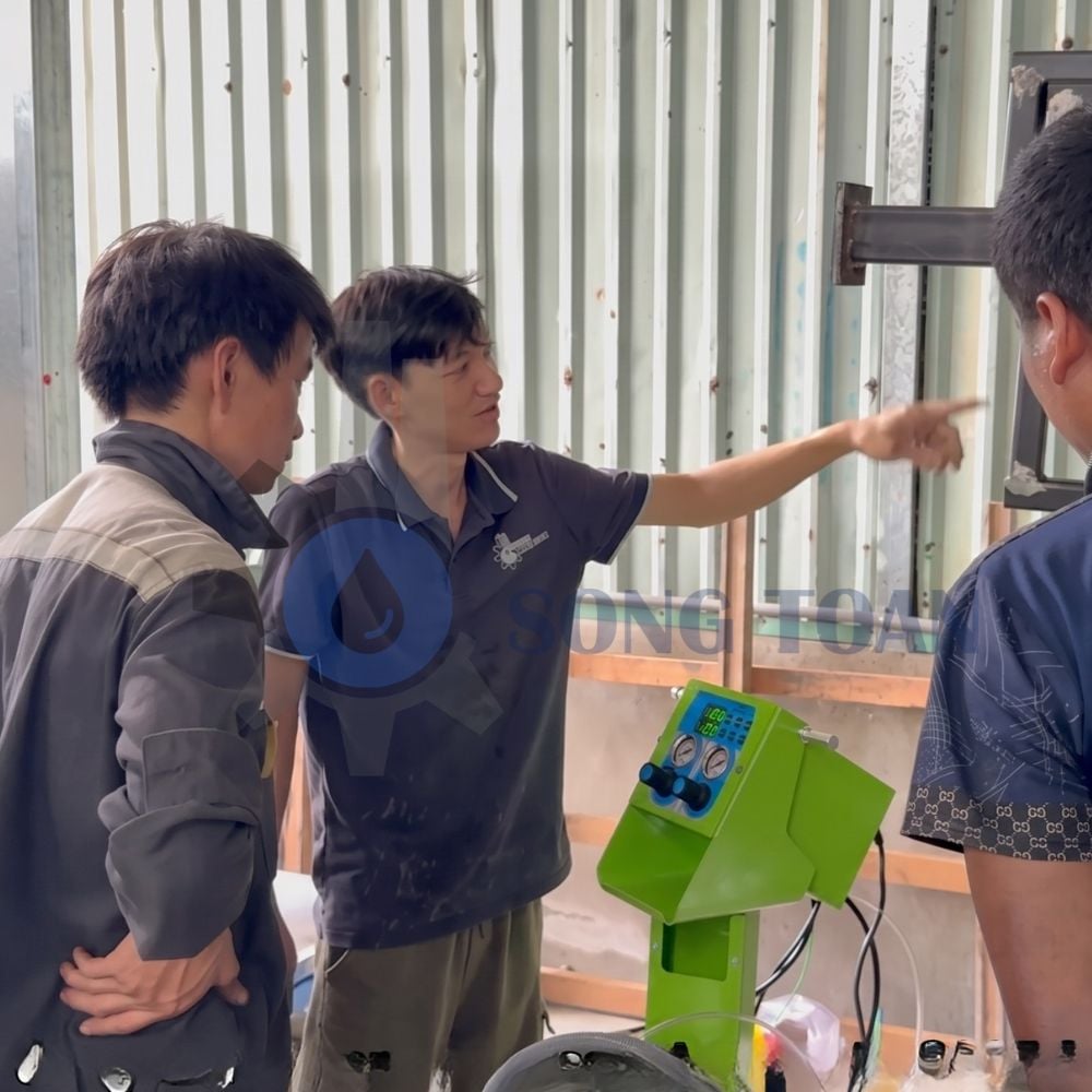 BÀN GIAO TRỌN GÓI LÒ SẤY VÀ MÁY PHUN SƠN TĨNH ĐIỆN BỘT E300