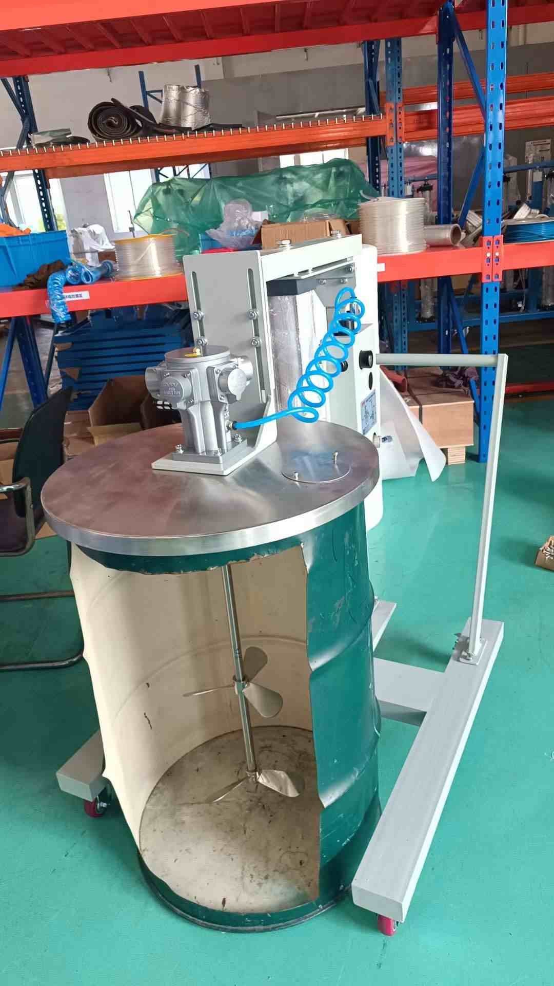 máy khuấy sơn khí nén thùng phuy 200L