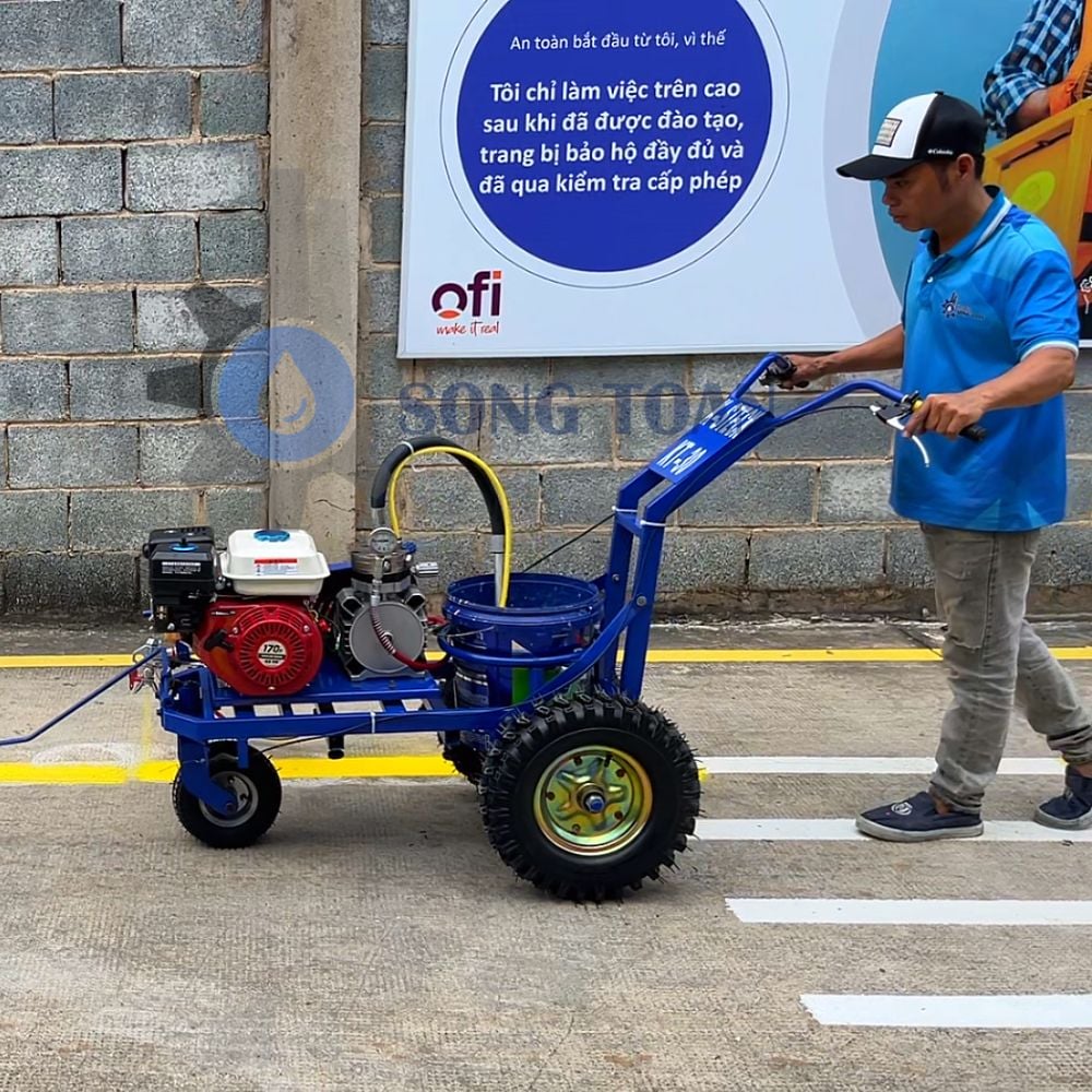 BÀN GIAO MÁY PHUN SƠN KẺ ĐƯỜNG NGUỘI KT-30: GIẢI PHÁP THI CÔNG CHUYÊN NGHIỆP