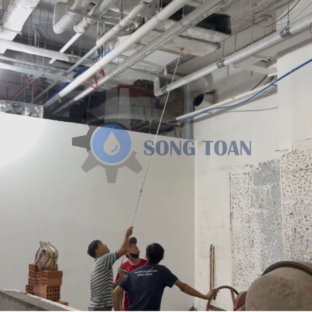 BÀN GIAO MÁY PHUN SƠN ST-1690: GIẢI PHÁP ĐẨY NHANH TIẾN ĐỘ THI CÔNG CHUNG CƯ TẠI QUẬN 6