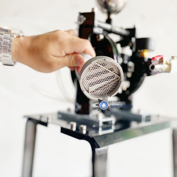 máy bơm màng sơn 3