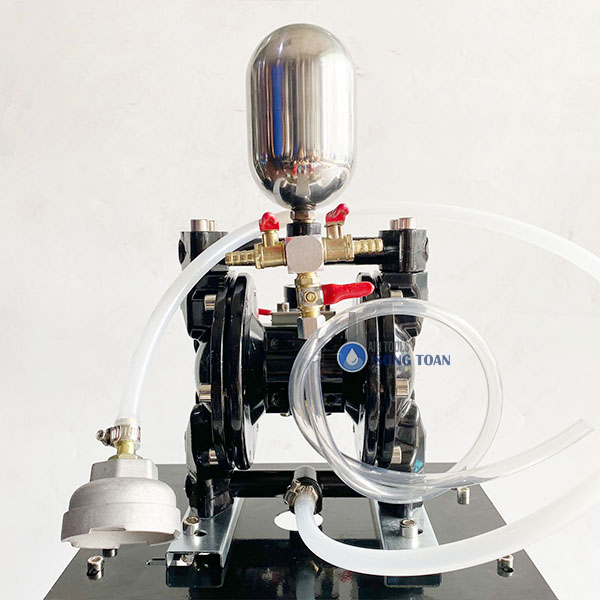 máy bơm màng sơn 4