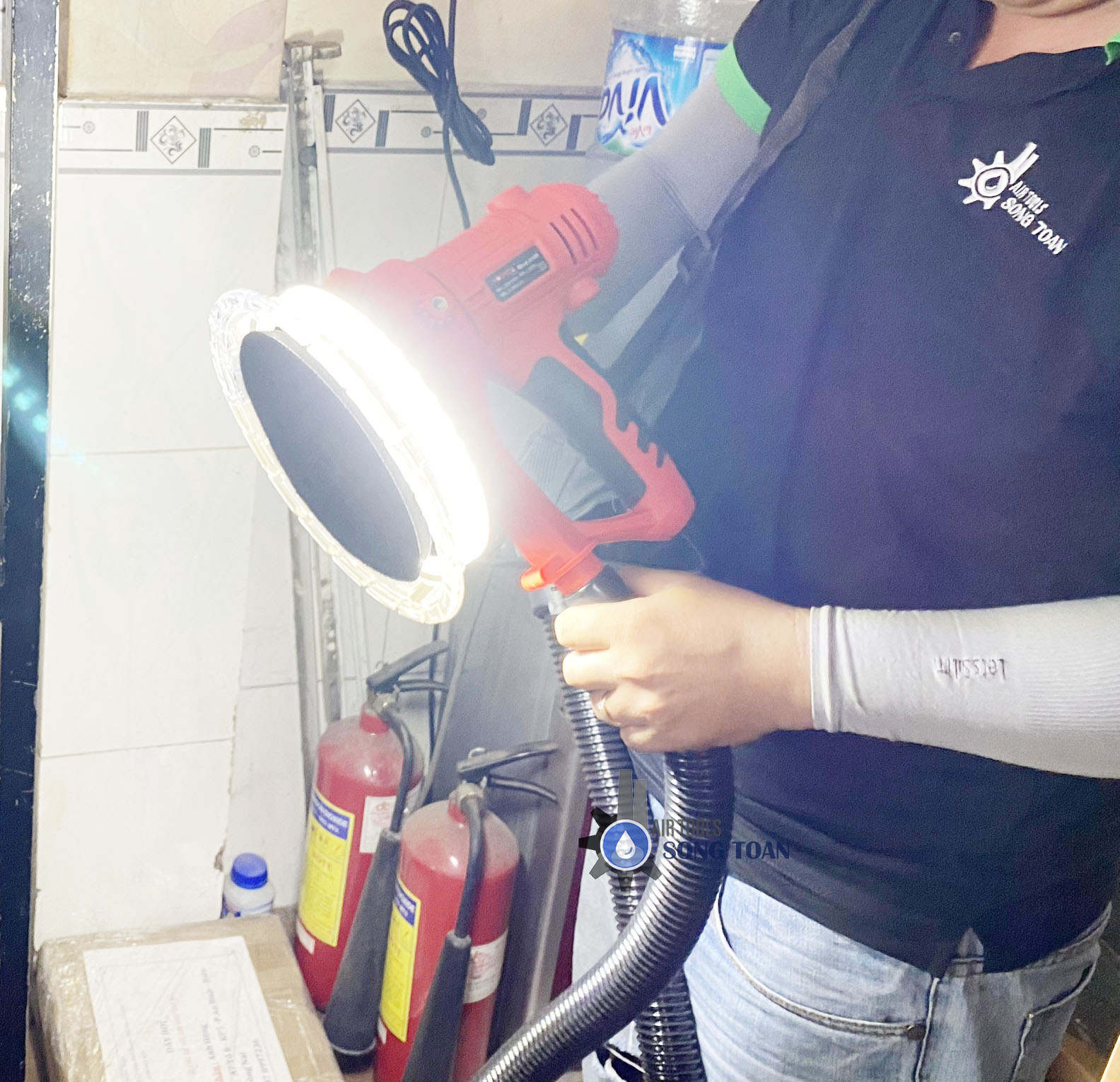 máy chà tường cầm tay