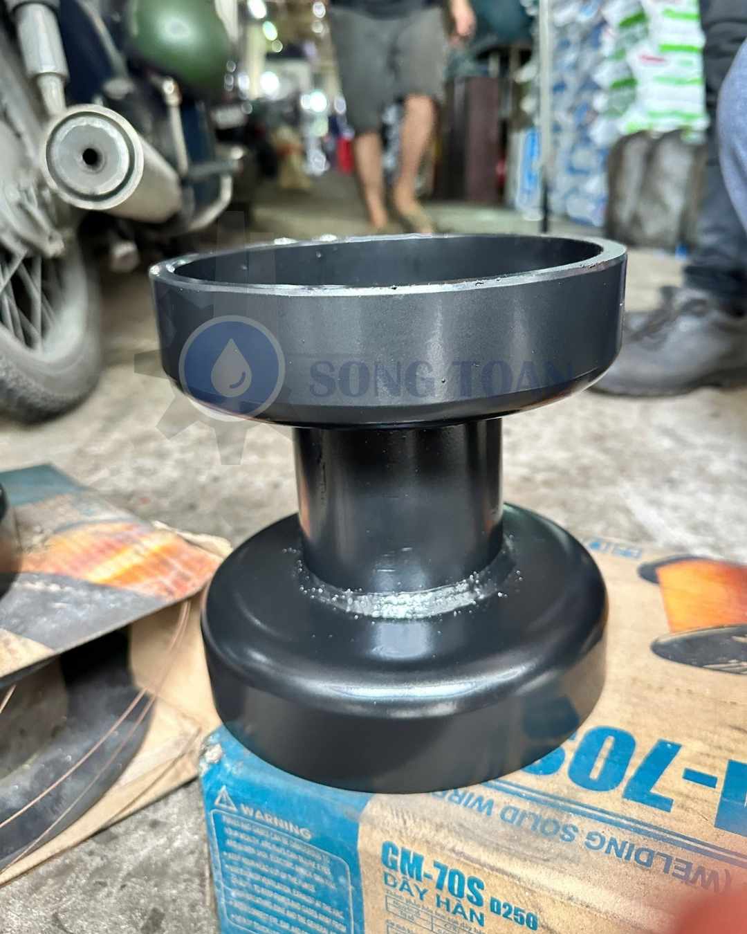 Lớp sơn đóng rắn lên bề mặt sản phẩm sau khi được sấy xong bằng lò sấy sơn tĩnh điện