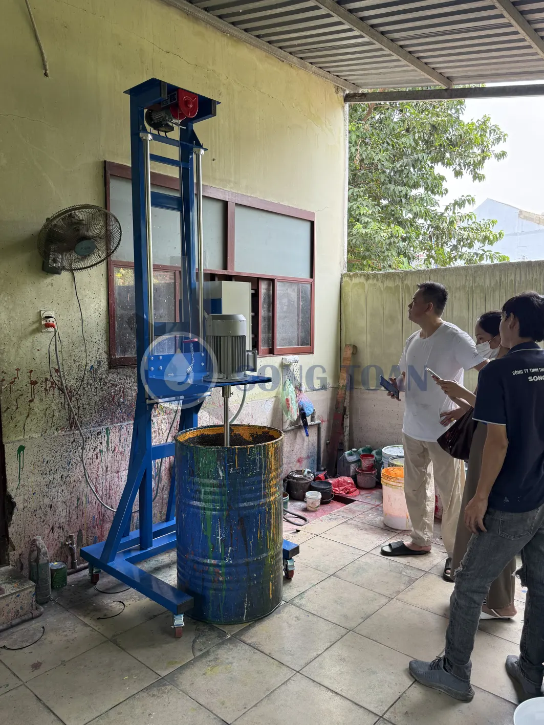 máy khuấy sơn 200 lít 5.5HP