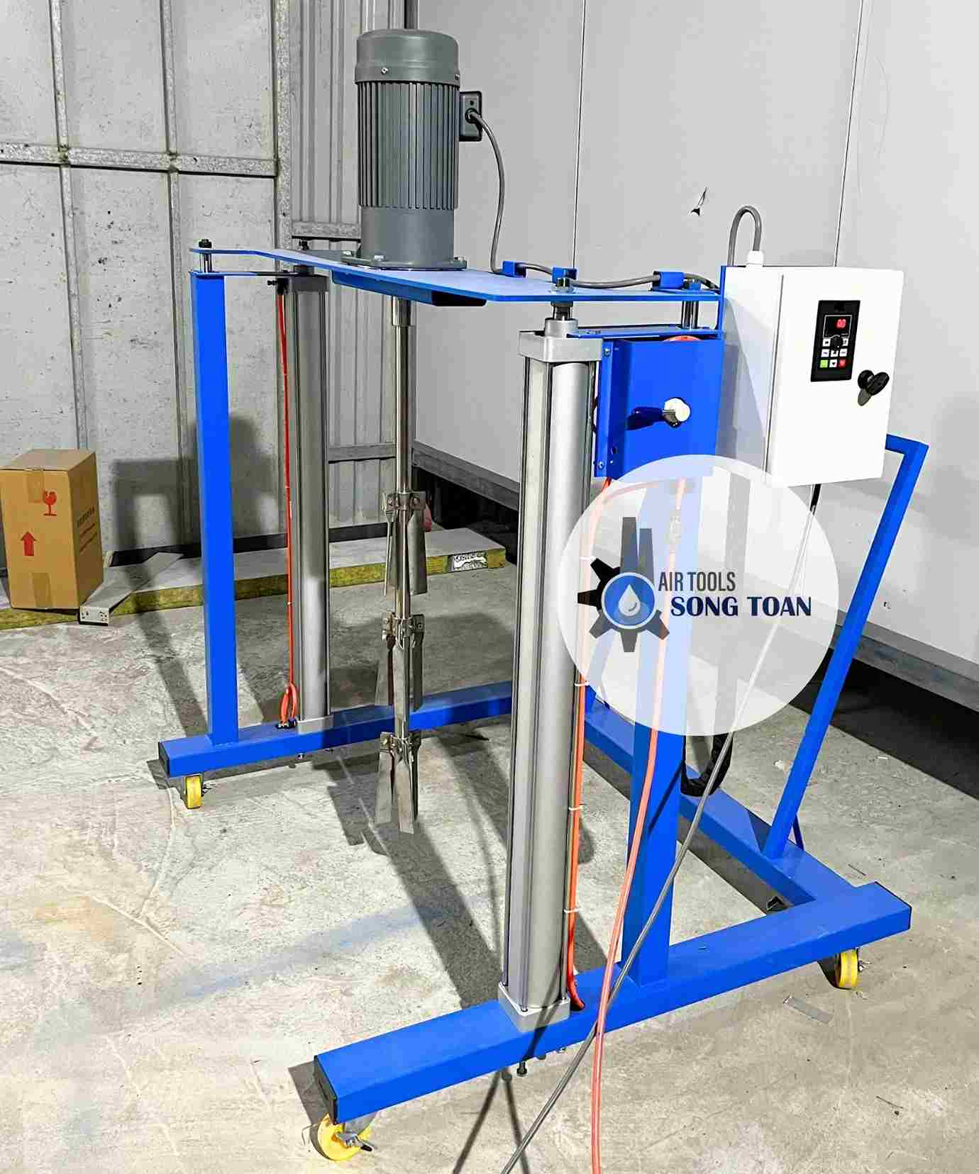 Máy khuấy hóa chất đậm đặc thùng IBC 1000 lít