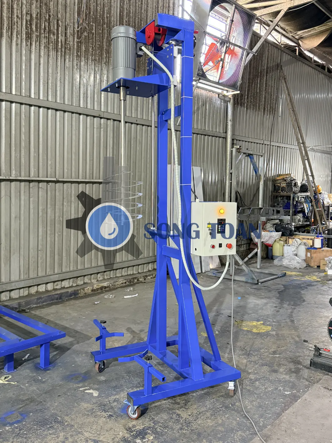 máy khuấy sơn hóa chất nâng hạ tời điện