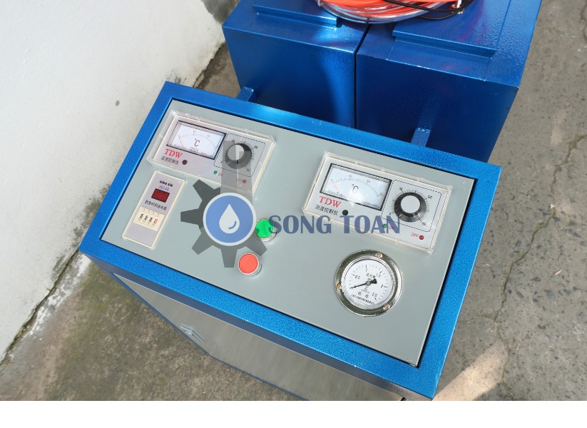 máy phun foam cách nhiệt, cách âm