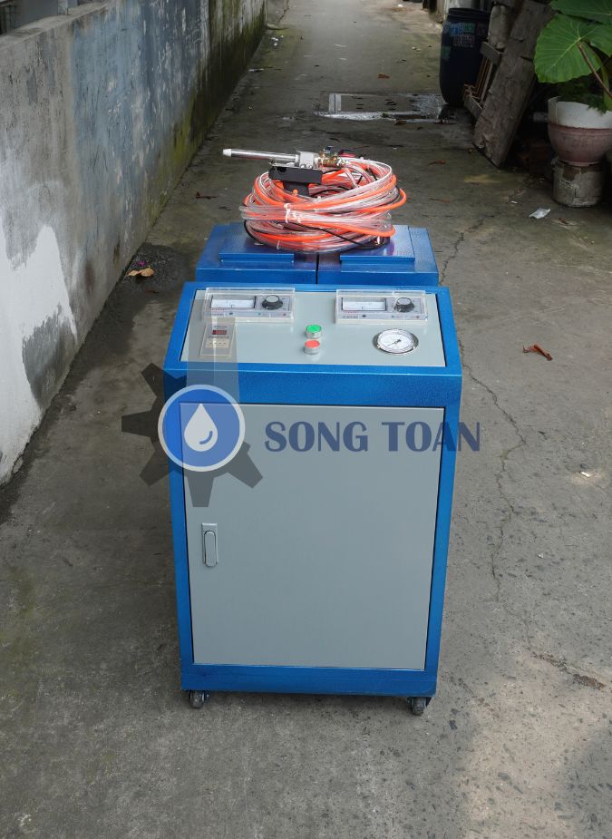 máy phun foam cách nhiệt, cách âm