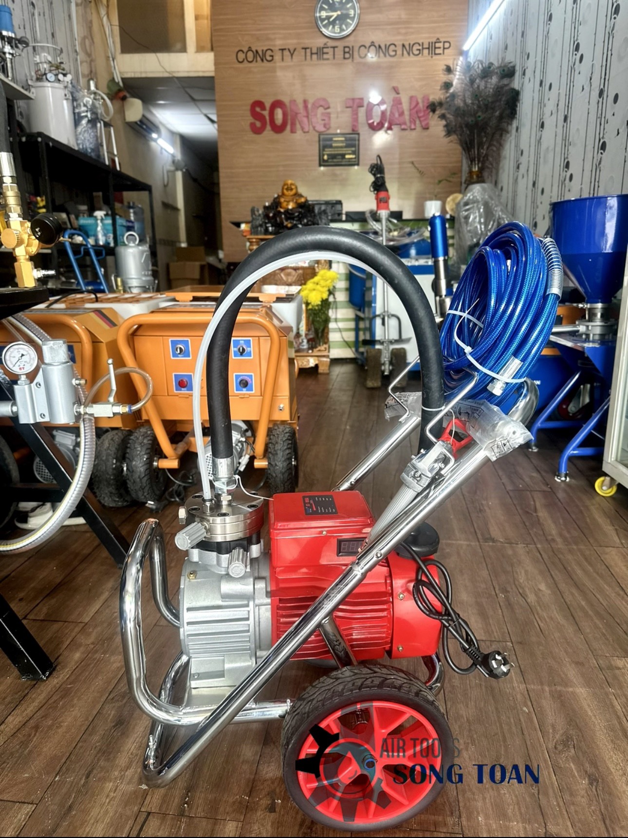 MÁY PHUN SƠN CHỐNG NÓNG MÁI TÔN