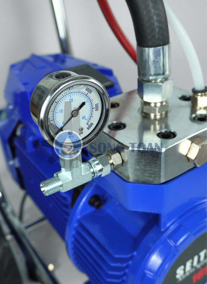 máy phun sơn kết hợp được với cây lăn