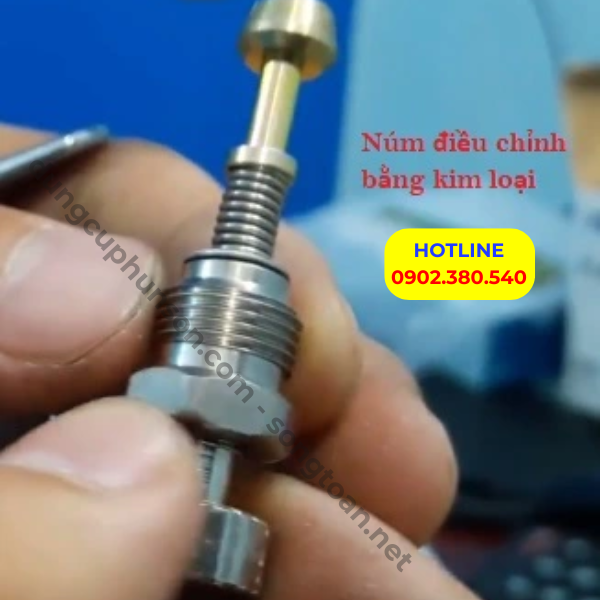 num dieu chinh sung phun son cam tay