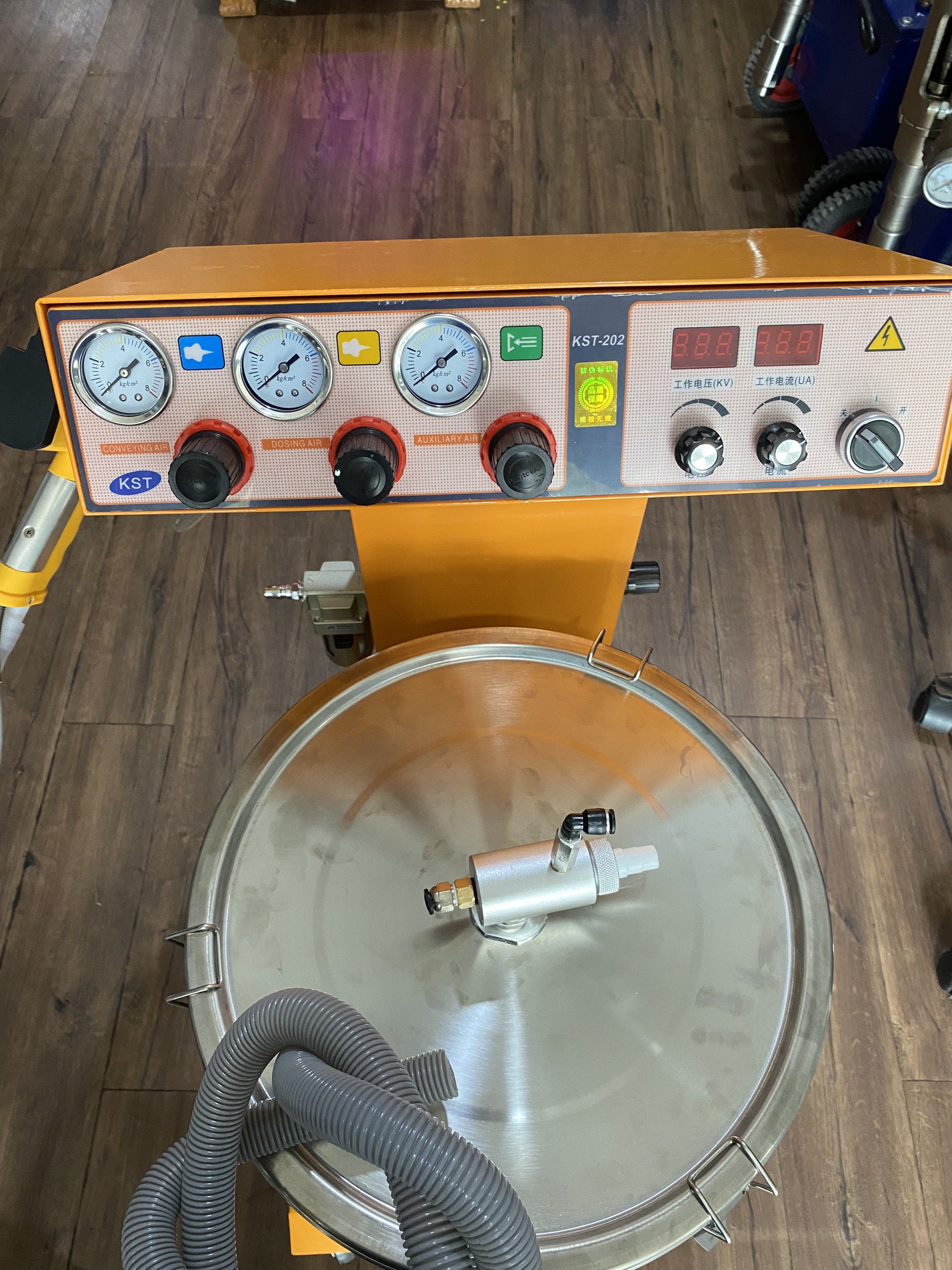 Súng phun sơn tĩnh điện bột KST-202 Súng phun sơn tĩnh điện bột KST-202