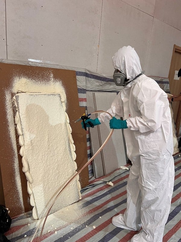 thi công foam cách nhiệt