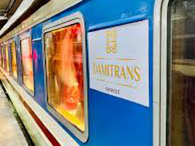 TÀU DAMITRANS EXPRESS