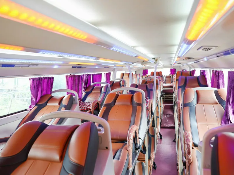 TRAVELING TO SAPA BY LUXURY CAR
