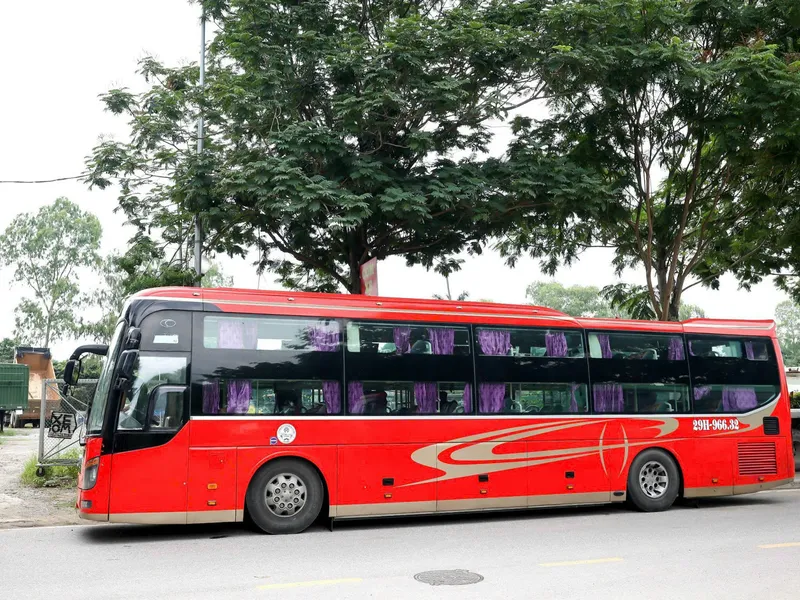 TRAVELING TO SAPA BY LUXURY CAR