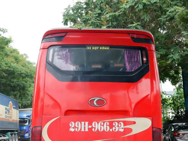TRAVELING TO SAPA BY LUXURY CAR
