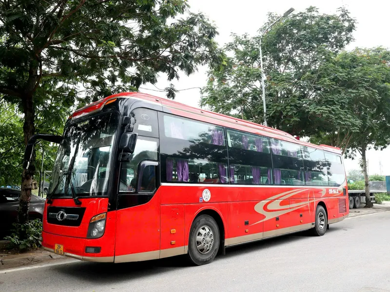 TRAVELING TO SAPA BY LUXURY CAR
