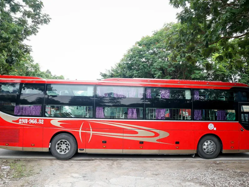 TRAVELING TO SAPA BY LUXURY CAR