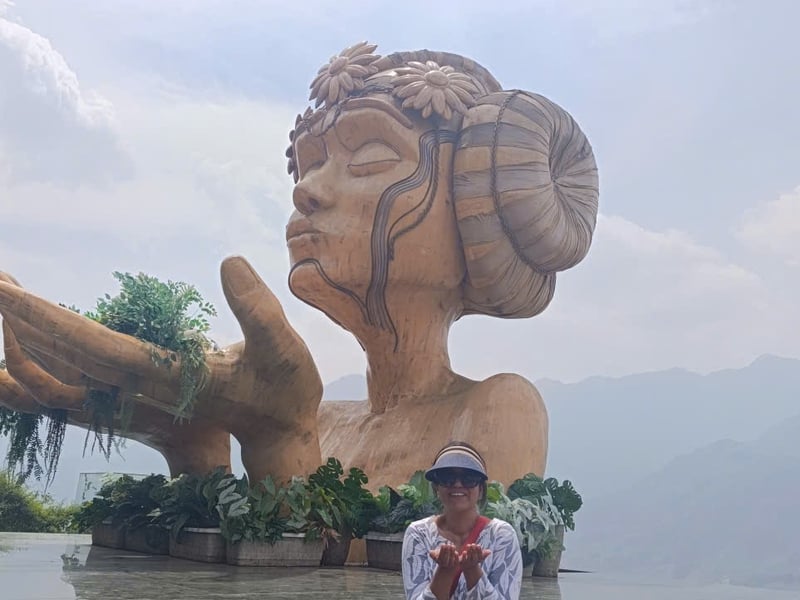 Tour Riêng Thác Bạc - Cầu Kính Rồng Mây Ở Sapa