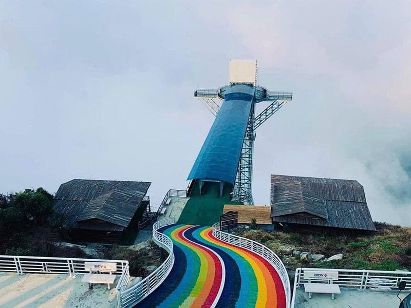 Tour Riêng Thác Bạc - Cầu Kính Rồng Mây Ở Sapa