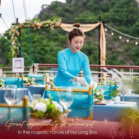 Có được mang đồ ăn lên du thuyền Hạ Long không