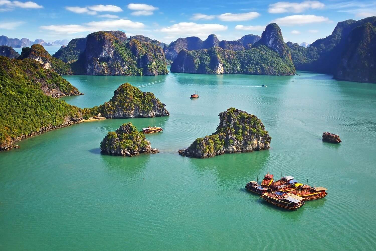 Tham quan Vịnh Hạ Long khi du lịch Hạ Long