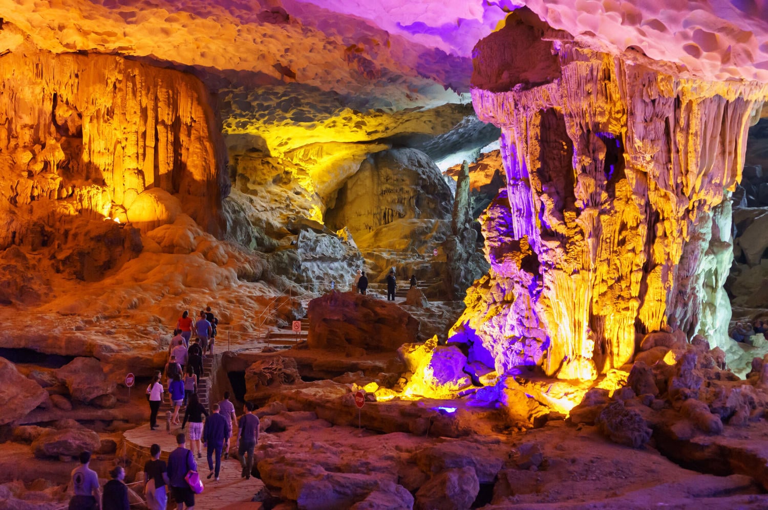 Hang Sửng Sốt Hạ Long
