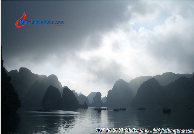 Tháng 8-10 khoảng thời gian lý tưởng để khám phá vịnh Hạ Long Tháng 8-10 khoảng thời gian lý tưởng để khám phá vịnh Hạ Long