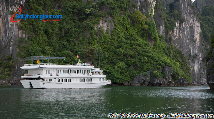 Tour Vịnh Hạ Long - Bái Tử Long (2 ngày 1 đêm) trên tàu Imperial Junk Boat Tour Vịnh Hạ Long - Bái Tử Long (2 ngày 1 đêm) trên tàu Imperial Junk Boat