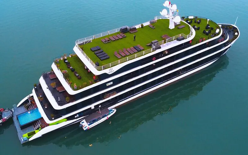 Unforgettable Ha Long Bay travel experience on a world-class cruise
