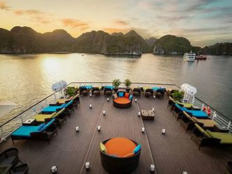 Du Thuyền Stellar of the Seas