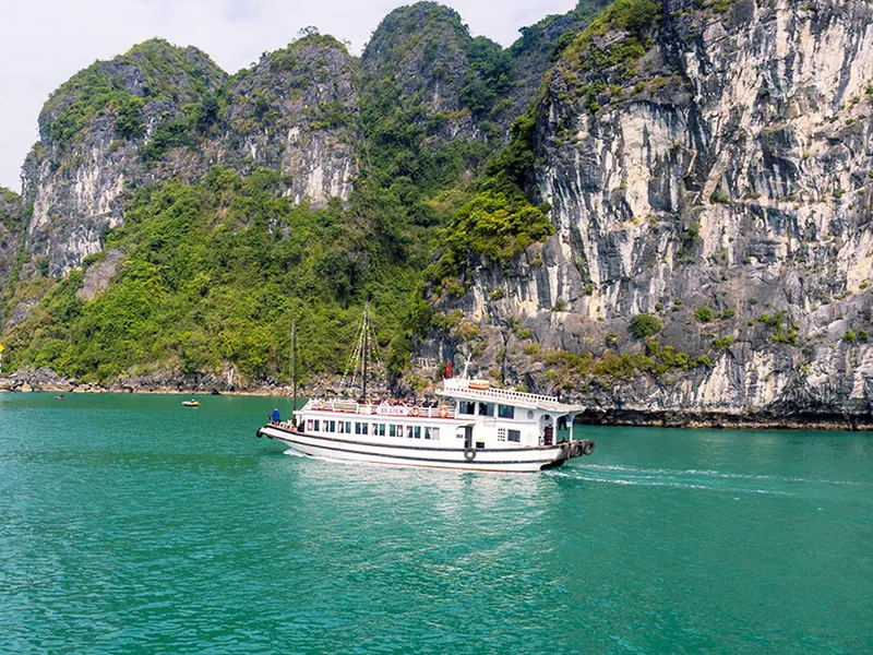 DU THUYỀN HÀ BÌNH - TRẢI NGHIỆM 6 GIỜ BUỔI SÁNG ĐẦY NĂNG LƯỢNG TRÊN VỊNH HẠ LONG