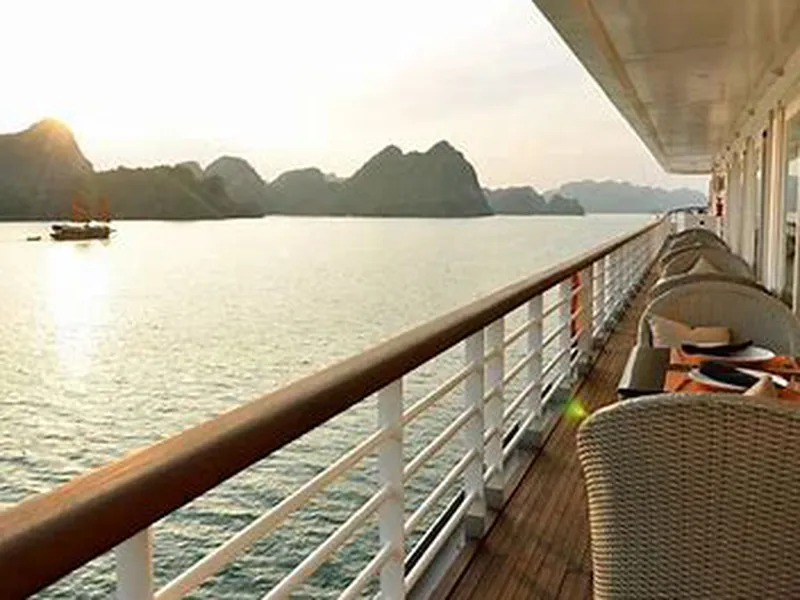 Du Thuyền Paradise Elegance
