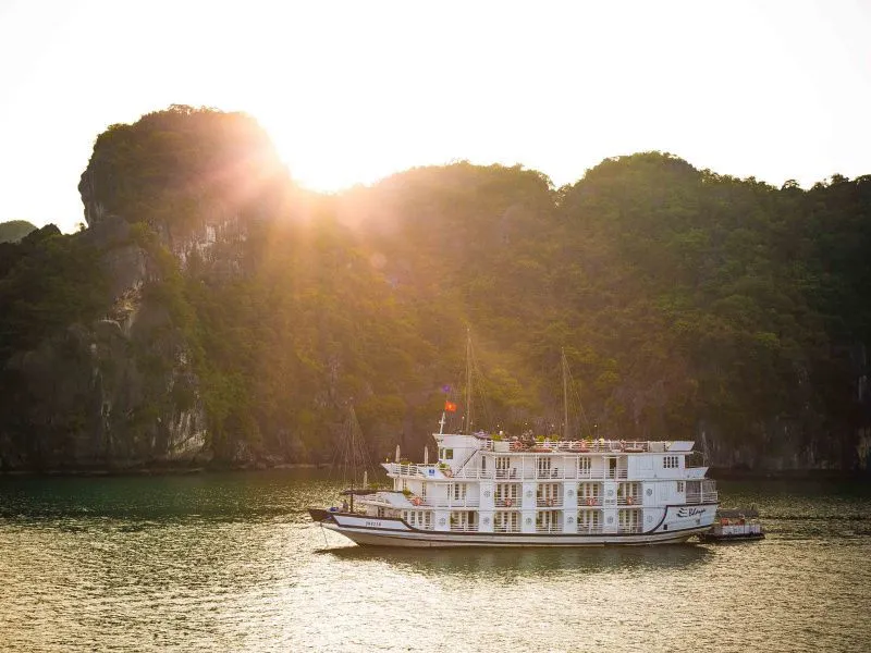 BHAYA CLASSIC Cruise - 3 Days Explore Halong Bay