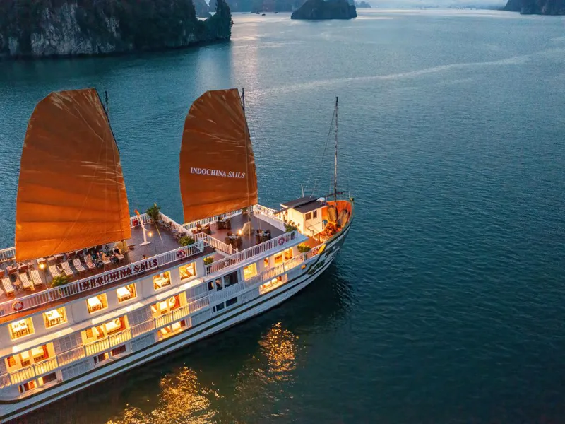  Du thuyền Indochina Sails - Hạ Long 2 ngày 1 đêm
