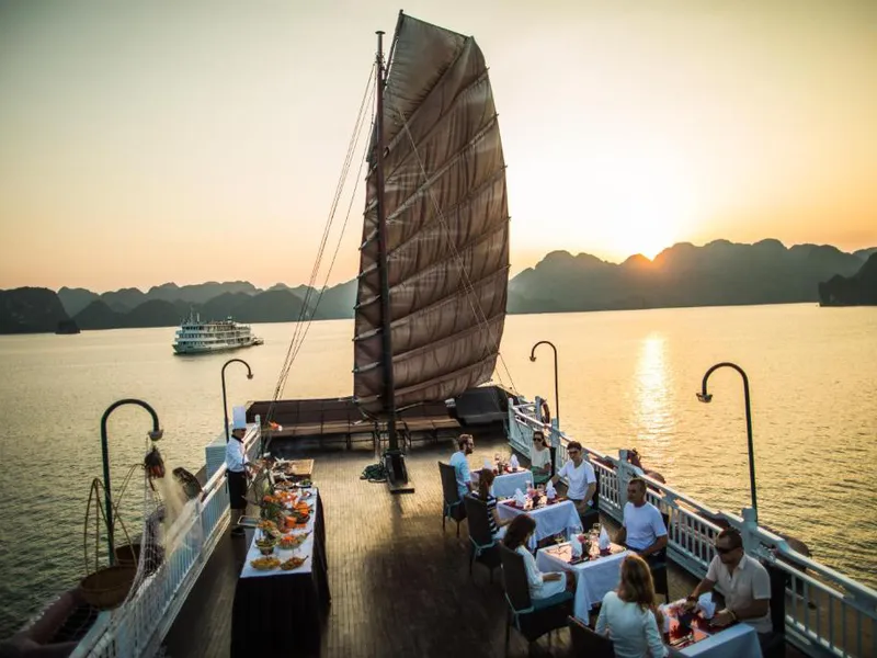 BHAYA Cruise – Hành Trình 2 Ngày 1 Đêm  Khám Phá Tinh Hoa Vịnh Hạ Long Trên Du Thuyền Boutique Đẳng Cấp