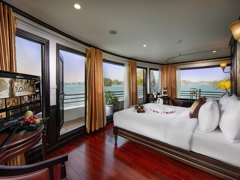 Hera Cruise – Du thuyền Boutique Cổ điển 4 sao Hạ Long 2 ngày 1 đêm