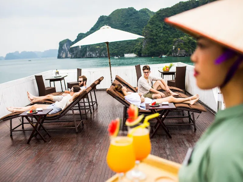Du thuyền BHAYA CLASSIC – Khám phá Vịnh Hạ Long 3 Ngày 2 Đêm