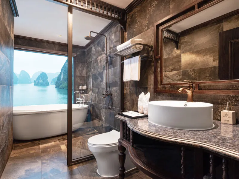 Venus Cruise -  Discovery Ha Long - Lan Ha Bay (3 Days 2 Nights)
